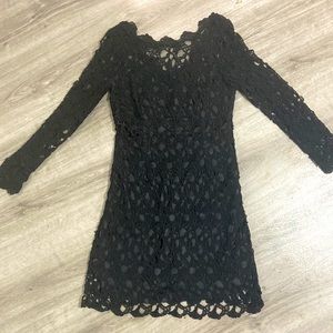 Chetta B Knee Length, Crotchet Lace Dress. Long Sleeve Size 10. Good Condition!